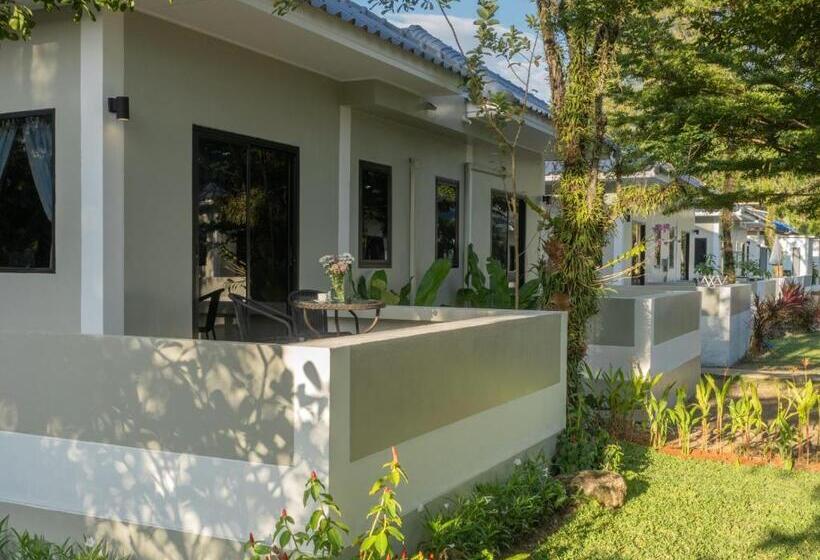 침실 1개 디럭스 빌라, Isara Nai Yang Resort