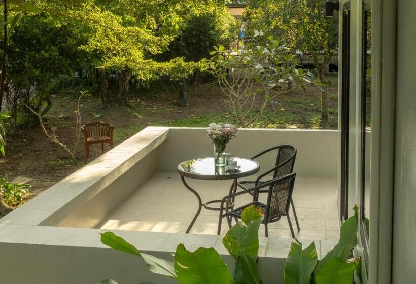 ویلای لوکس 1 خوابه, Isara Nai Yang Resort