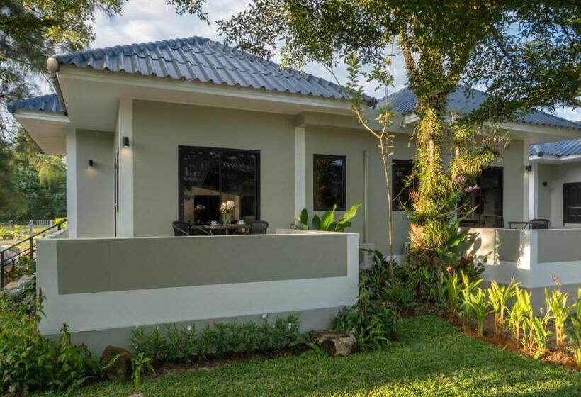 침실 1개 디럭스 빌라, Isara Nai Yang Resort