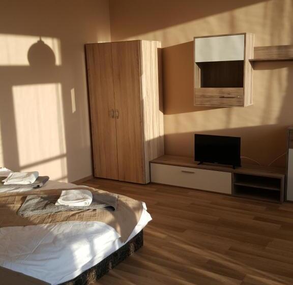 Семейный Номер, Berény Panzió