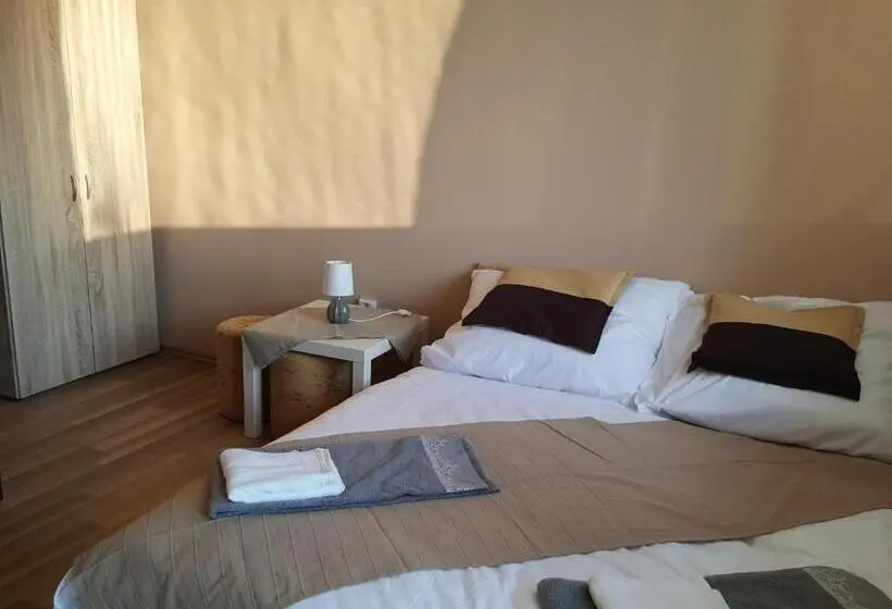 Deluxe-huone Parveke, Berény Panzió