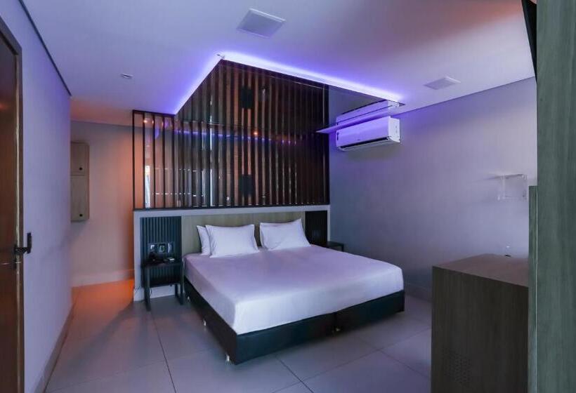 스탠다드 룸 킹사이즈 침대, Drops Motel Barretos