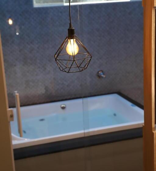 스탠다드 룸 킹사이즈 침대, Drops Motel Barretos