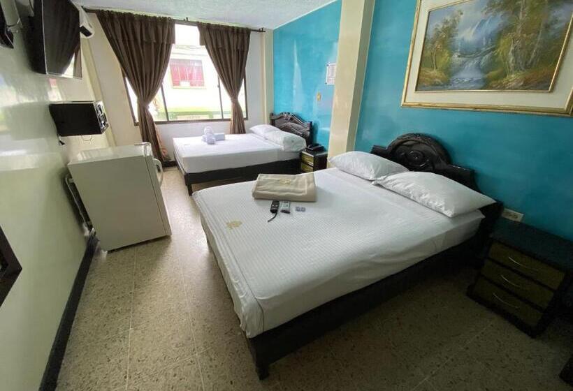 غرفه قياسيه سريرين مزدوجين, Balmoral