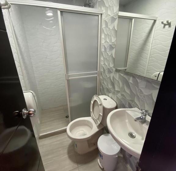 غرفة أساسية ثلاثية, Balmoral