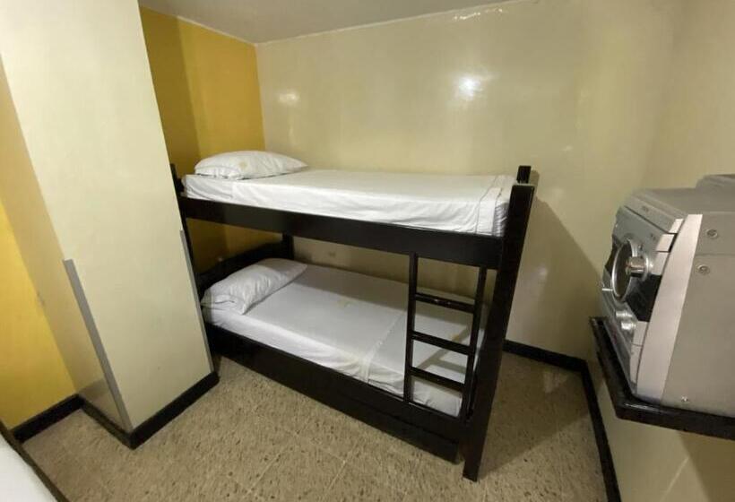 غرفة عائلية, Balmoral