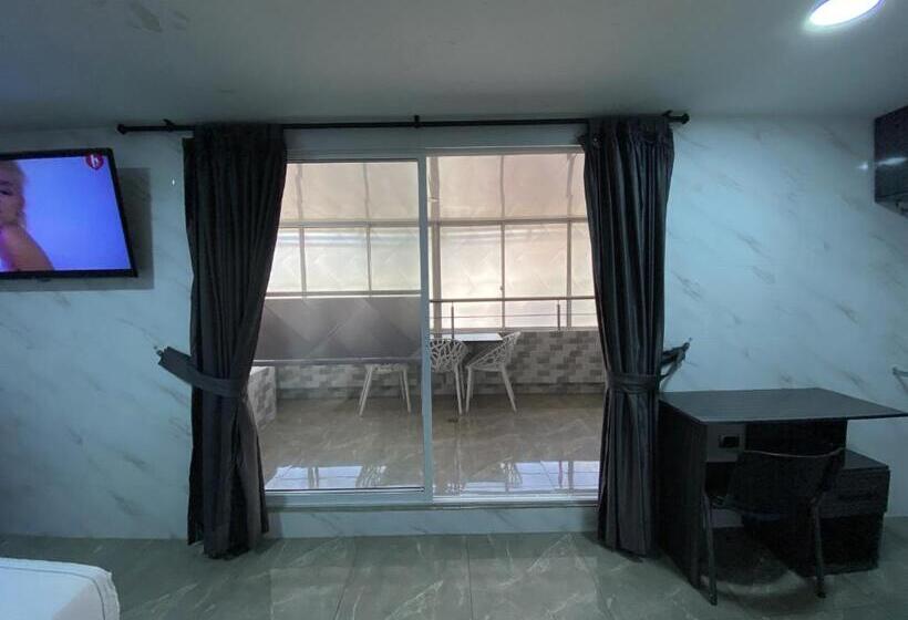 جناح مزود بجاكوزى, Balmoral