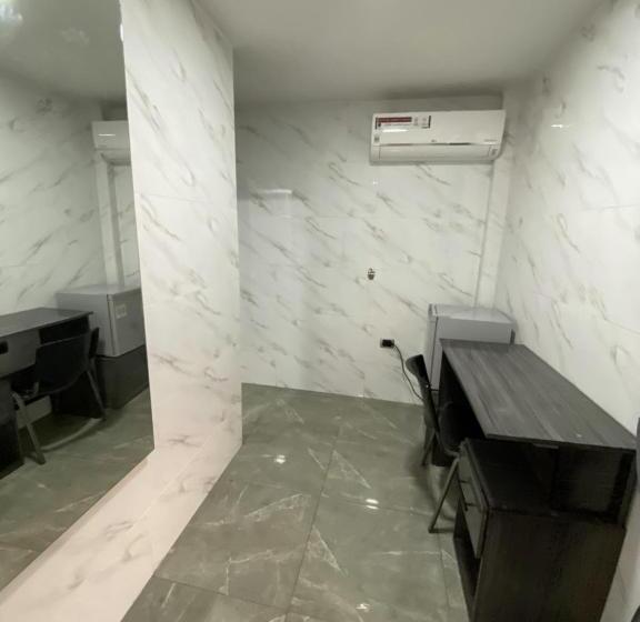 جناح مزود بجاكوزى, Balmoral