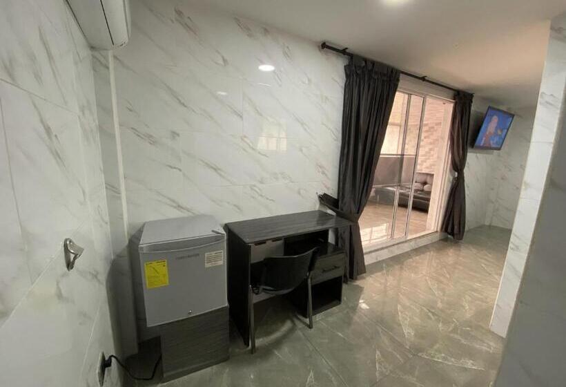 جناح مزود بجاكوزى, Balmoral