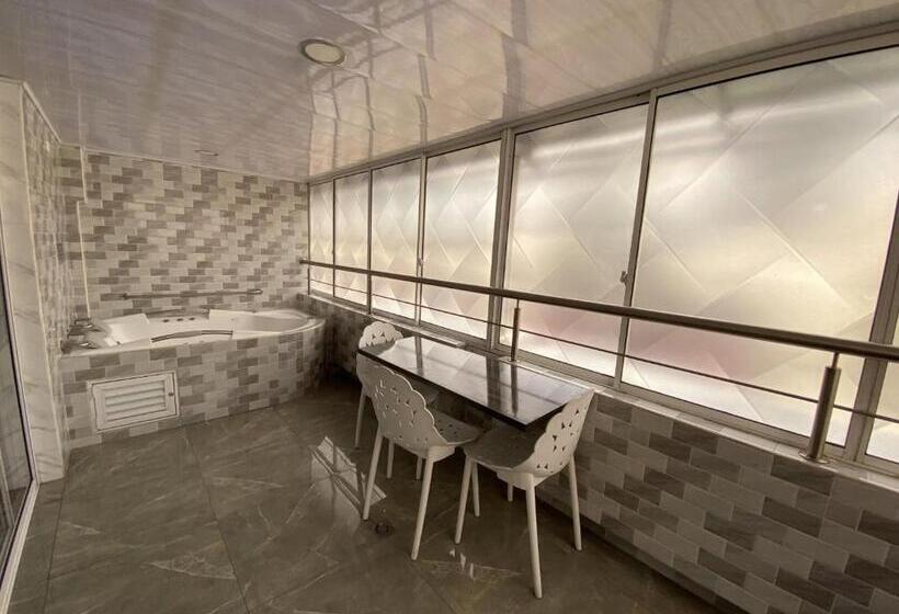 جناح عائلي, Balmoral