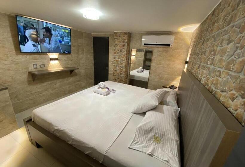 اتاق لوکس با تخت بزرگ, Balmoral