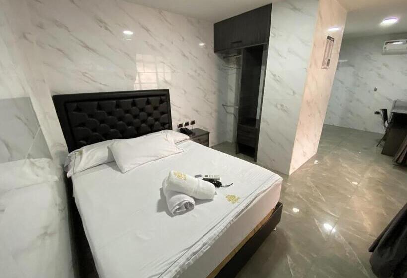 سوئیت با وان آب گرم, Balmoral