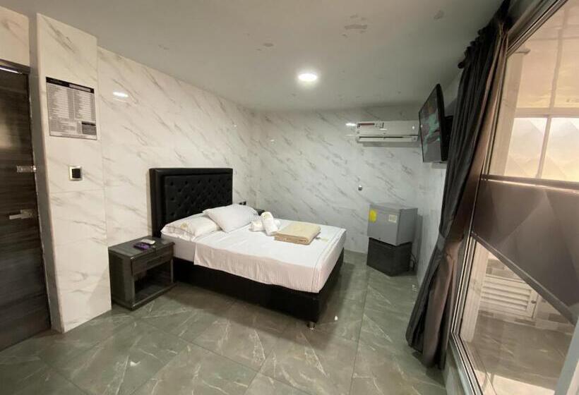 جناح مزود بجاكوزى, Balmoral