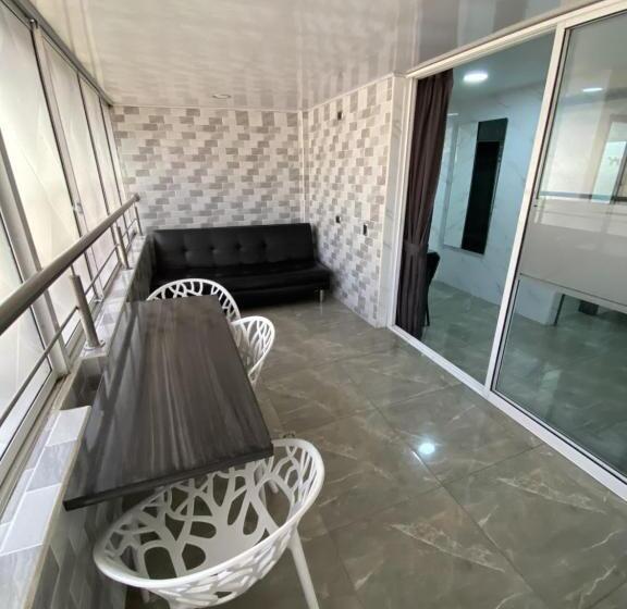 جناح مزود بجاكوزى, Balmoral