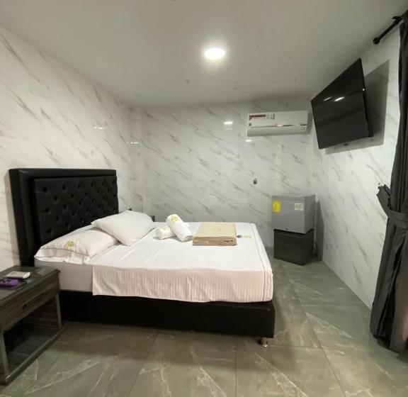 سوئیت با وان آب گرم, Balmoral