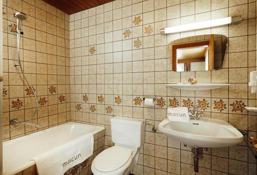 标准间带阳台, Macun