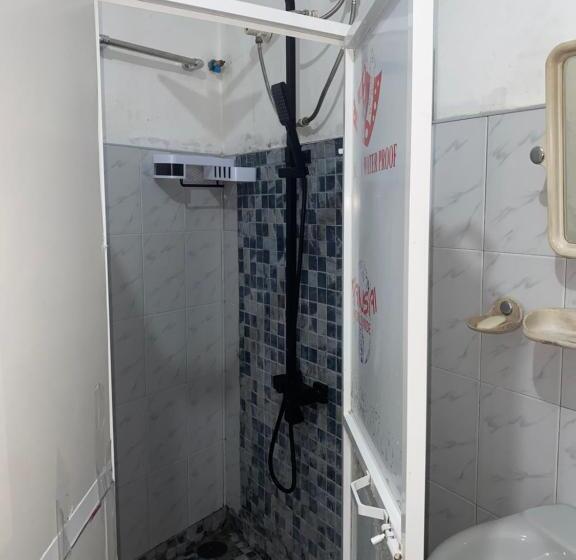 バスルーム共有のシングルスタンダード, Seconds Hostel   Colombo