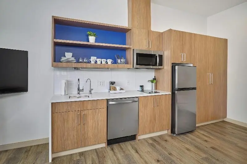 Studio Standard Lit King Size, Element Edmonton West