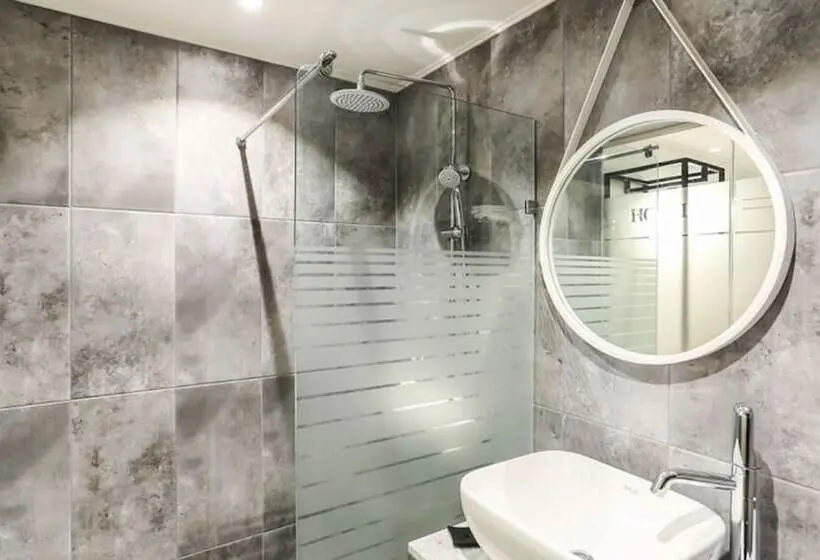 Standard-huone, Louis