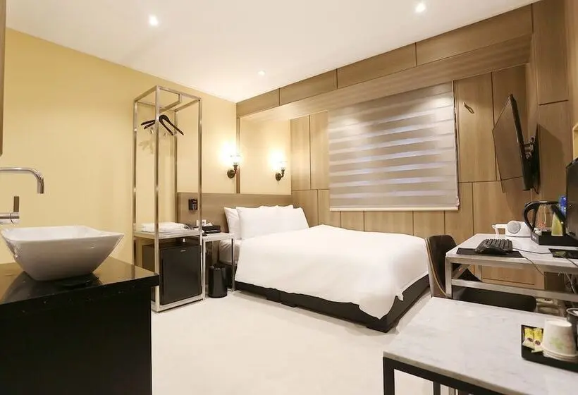 Standard-huone, Louis