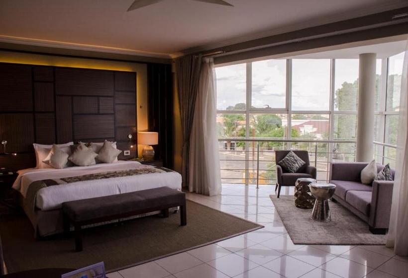 Номер Deluxe, Milenio