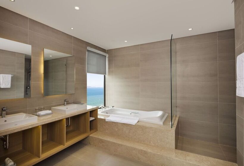 سوییت جونیور با چشم‌انداز دریا, Nagar Hotel Nha Trang