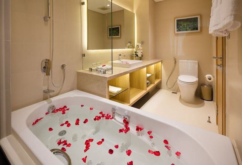 سوییت جونیور با چشمانداز دریا, Nagar Hotel Nha Trang