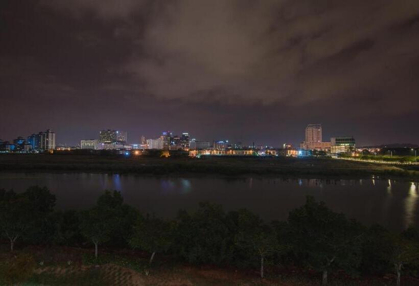 Chambre Triple Supérieure, Riviera Suites Melaka