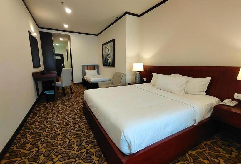 Chambre Triple Supérieure, Riviera Suites Melaka