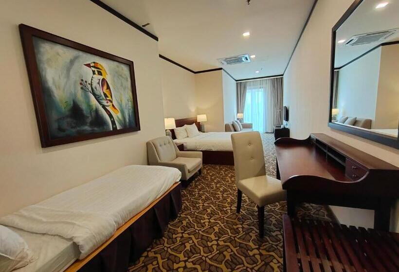 Chambre Triple Supérieure, Riviera Suites Melaka