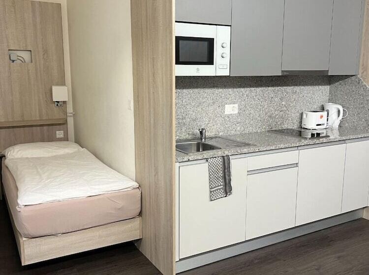 חדר משפחתי, Wego