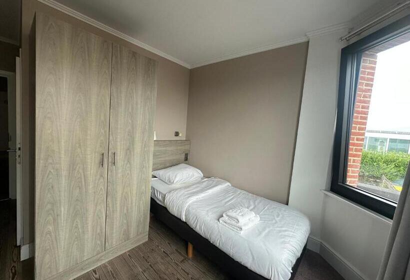 חדר סטנדרט יחיד, Arriate