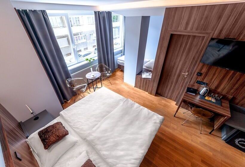 اتاق استاندارد سه نفره, Atelier