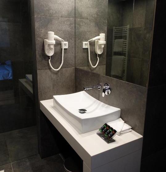 اتاق استاندارد سه نفره, Atelier