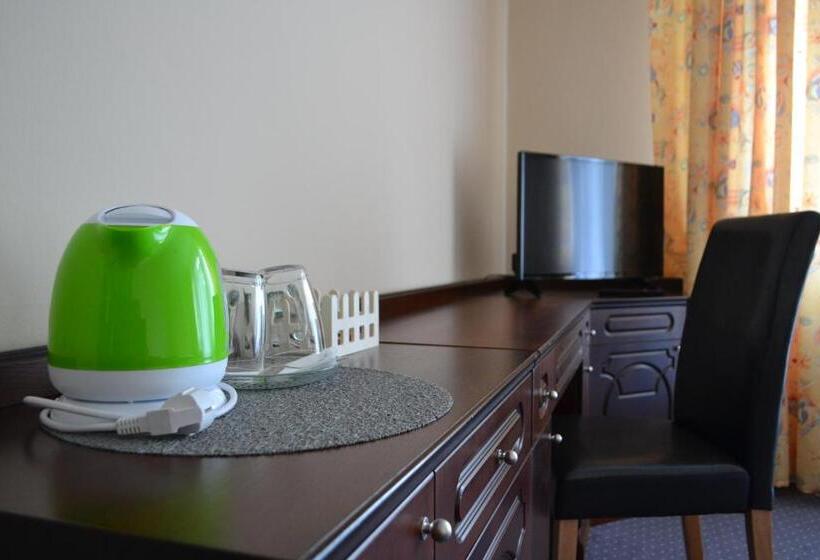 수피리어 스튜디오, Greenwood