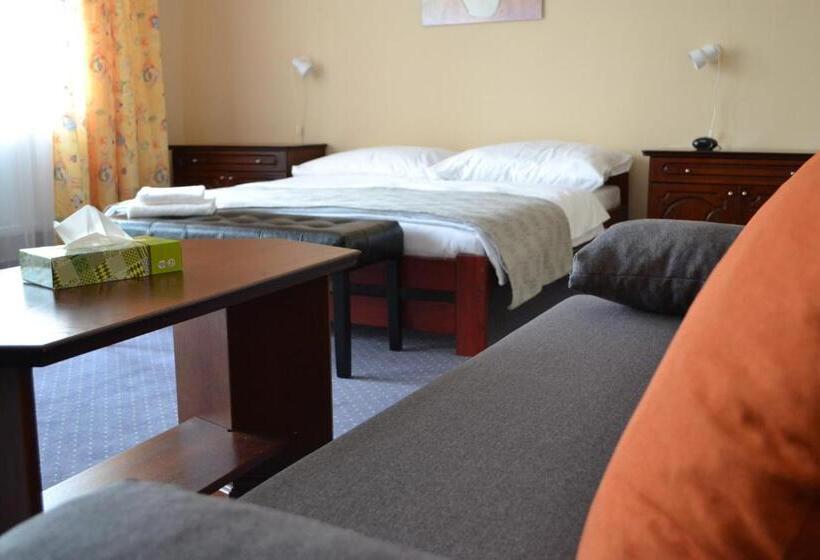 수피리어 스튜디오, Greenwood