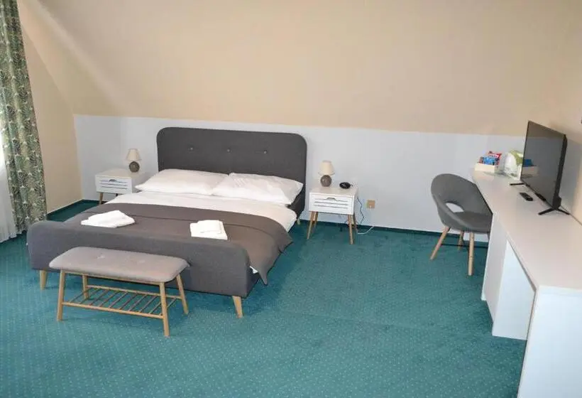 استودیو استاندارد با تخت کینگ, Greenwood