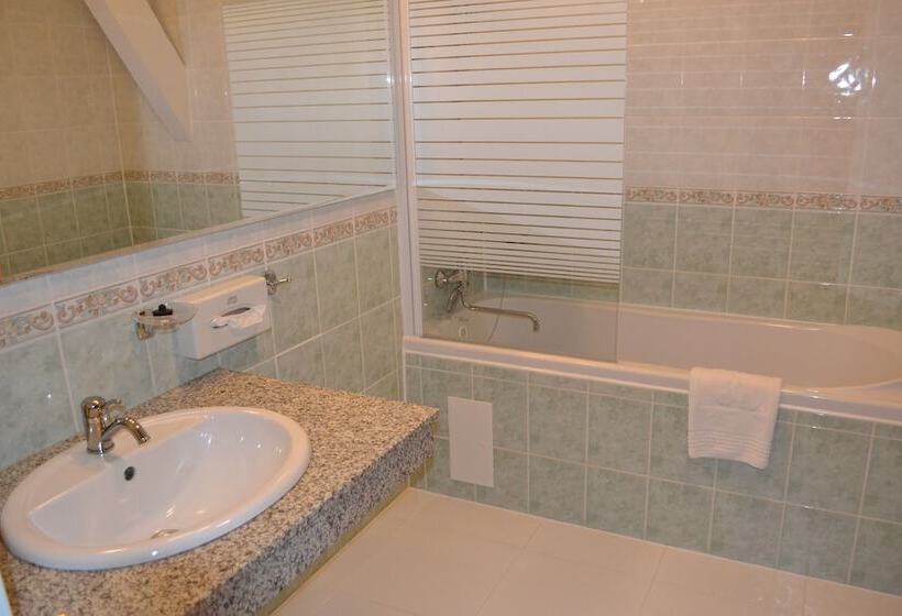 수피리어 스튜디오, Greenwood