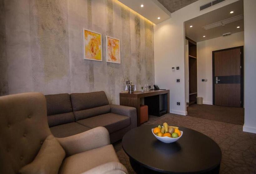 سوییت لوکس, Sl Panorama