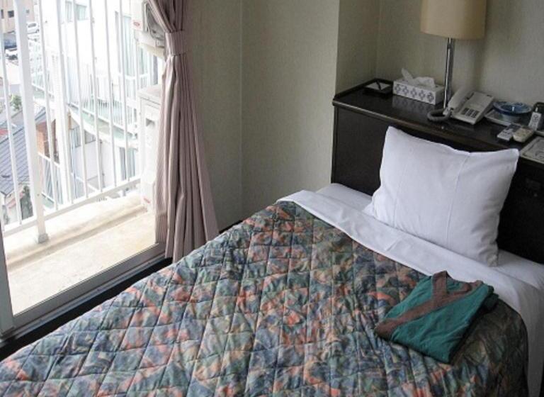 חדר סטנדרד יחיד חדר אמבטיה משותף, Tsurusaki