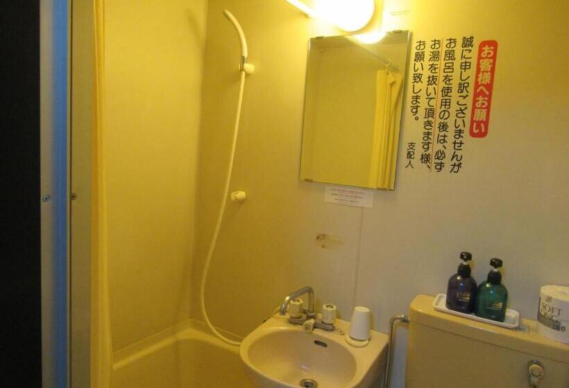 חדר אקונומי, Tsurusaki