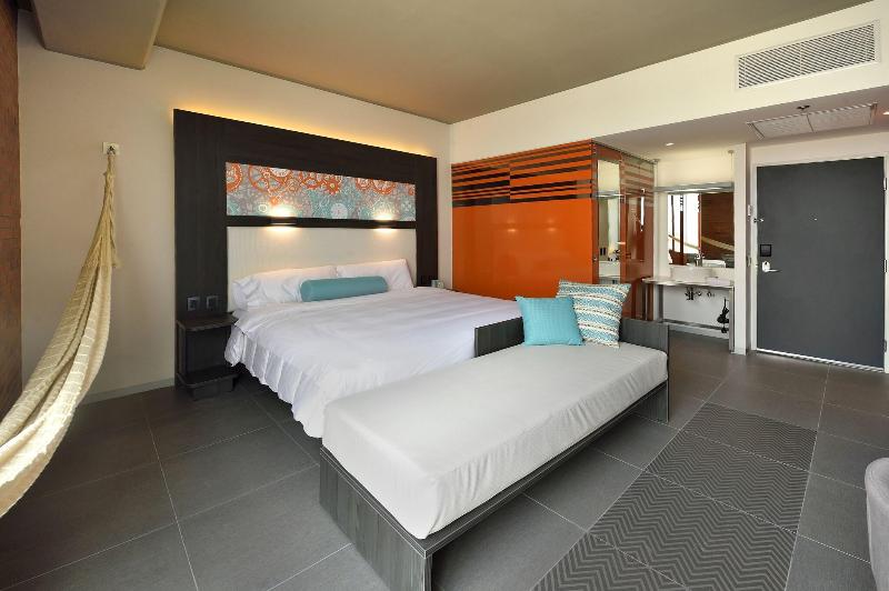 标准间, Aloft Celaya