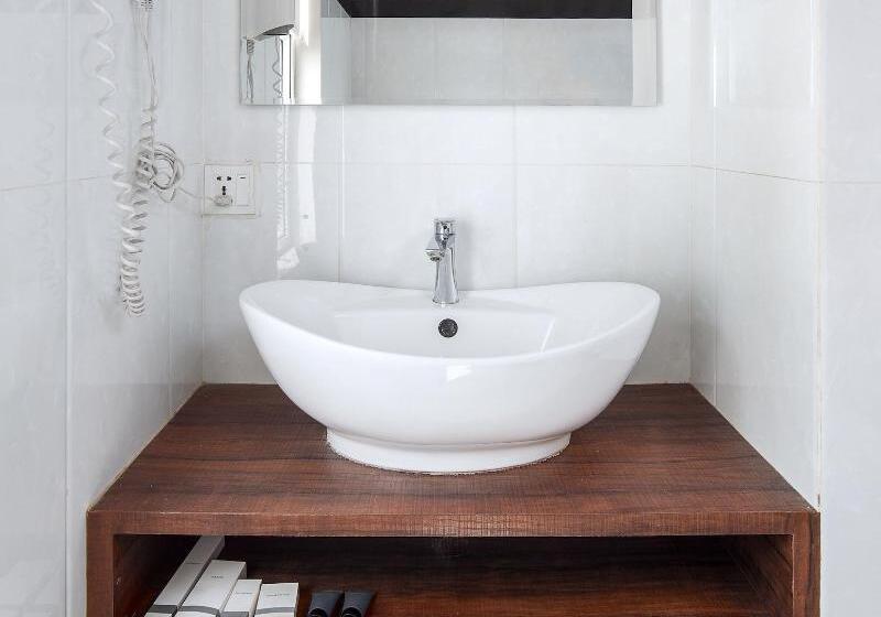 חדר סטנדרט יחיד, Botum Palace