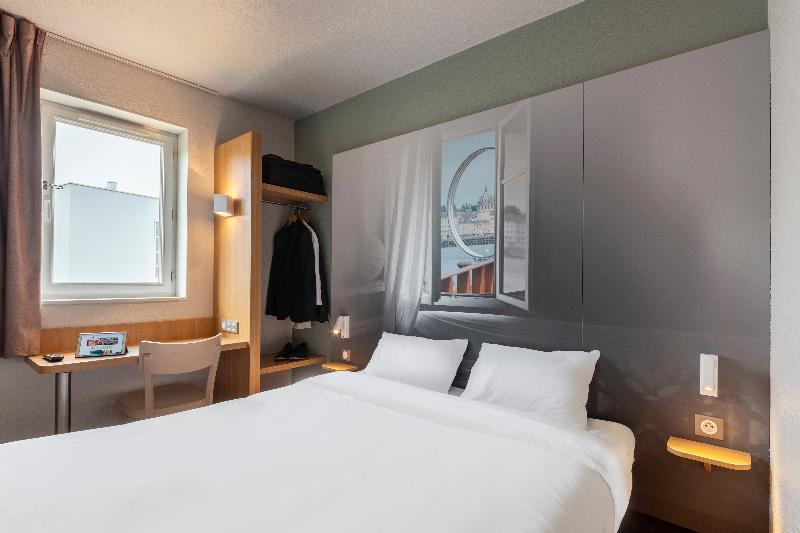 חדר סטנדרט, Botum Palace