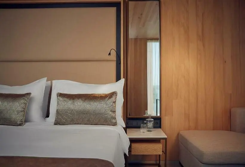 Superior Room, Jakarta Amsterdam