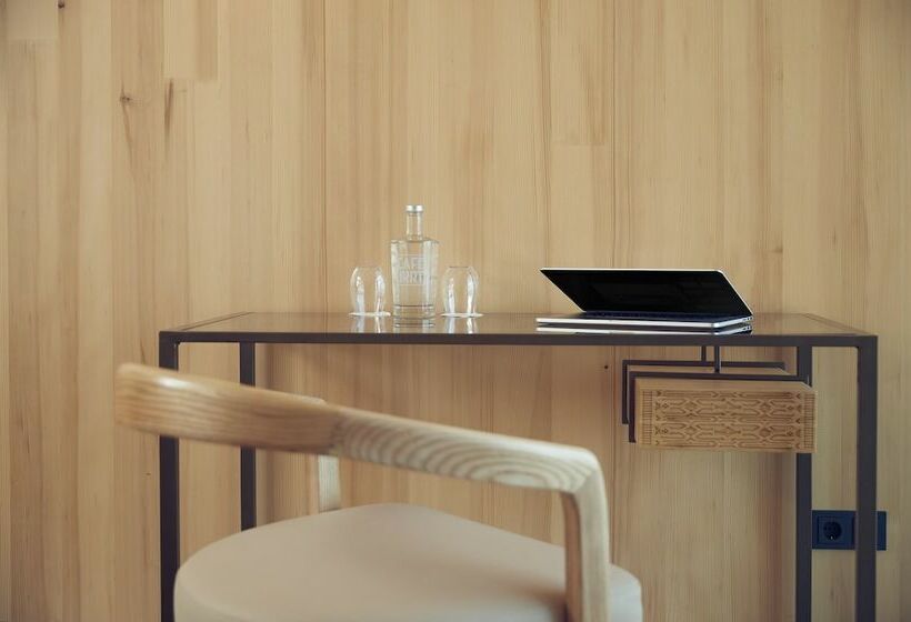 Superior Room, Jakarta Amsterdam