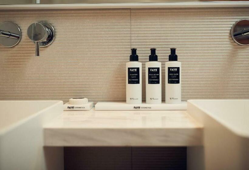 Superior Room with Balcony, Jakarta Amsterdam
