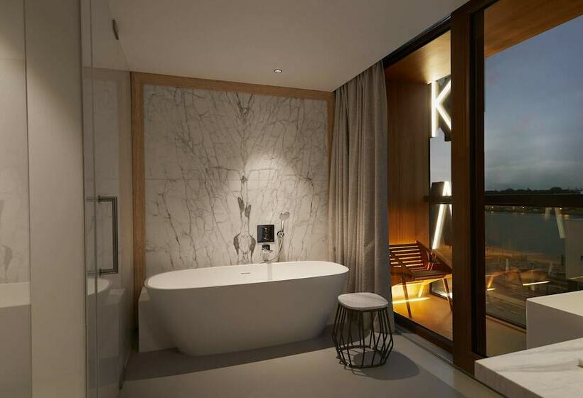 Superior Room with Balcony, Jakarta Amsterdam