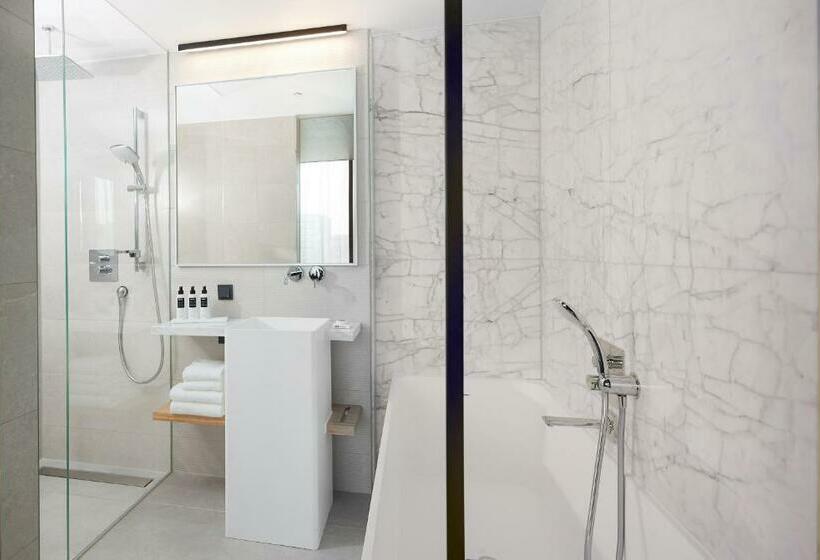 جناح جونيور, Jakarta Amsterdam