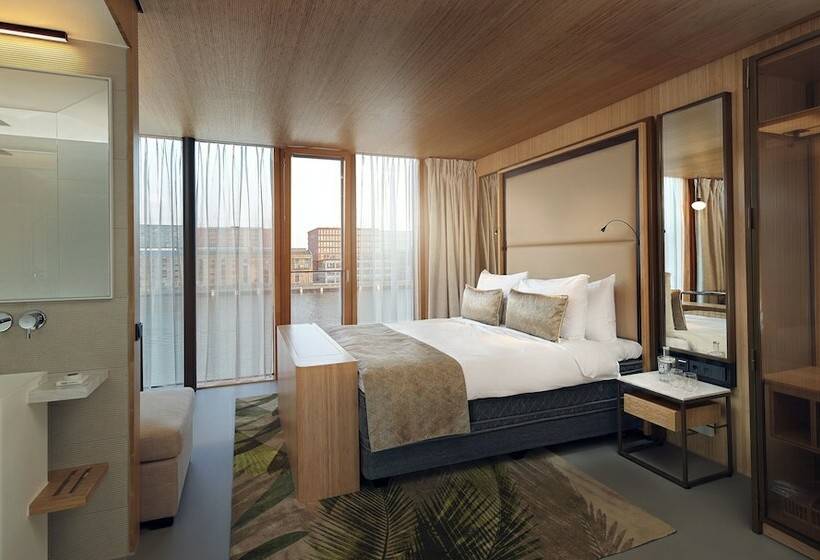 جناح جونيور, Jakarta Amsterdam